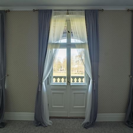 Palac Kobylniki Hotel Obrzycko Ngoại thất bức ảnh
