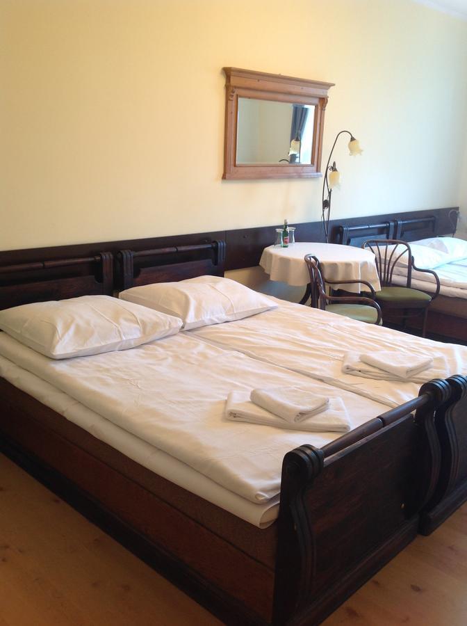 Palac Kobylniki Hotel Obrzycko Ngoại thất bức ảnh