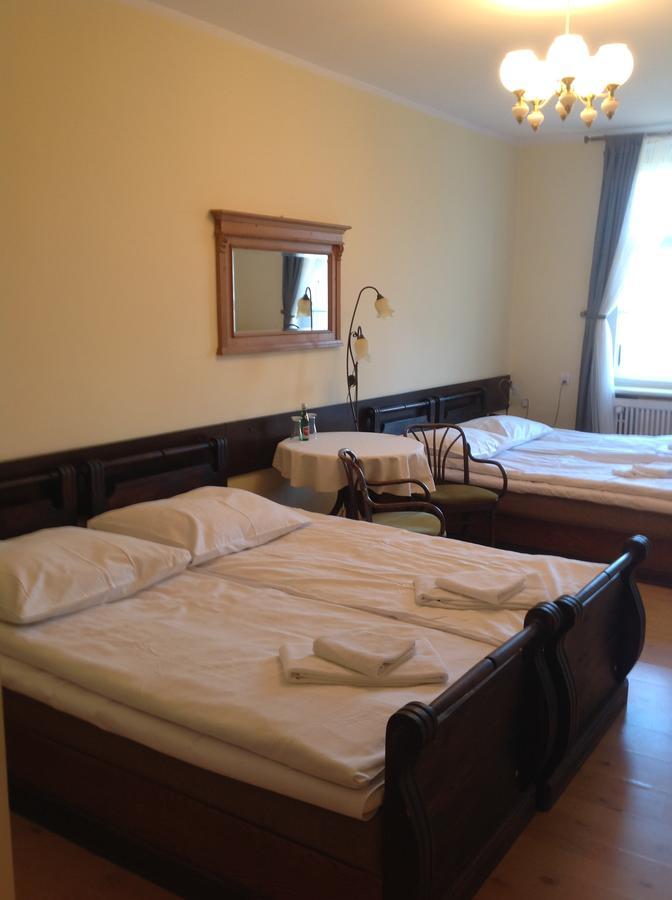 Palac Kobylniki Hotel Obrzycko Ngoại thất bức ảnh