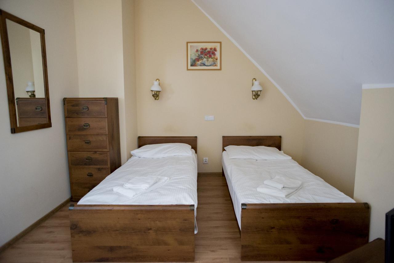 Palac Kobylniki Hotel Obrzycko Ngoại thất bức ảnh