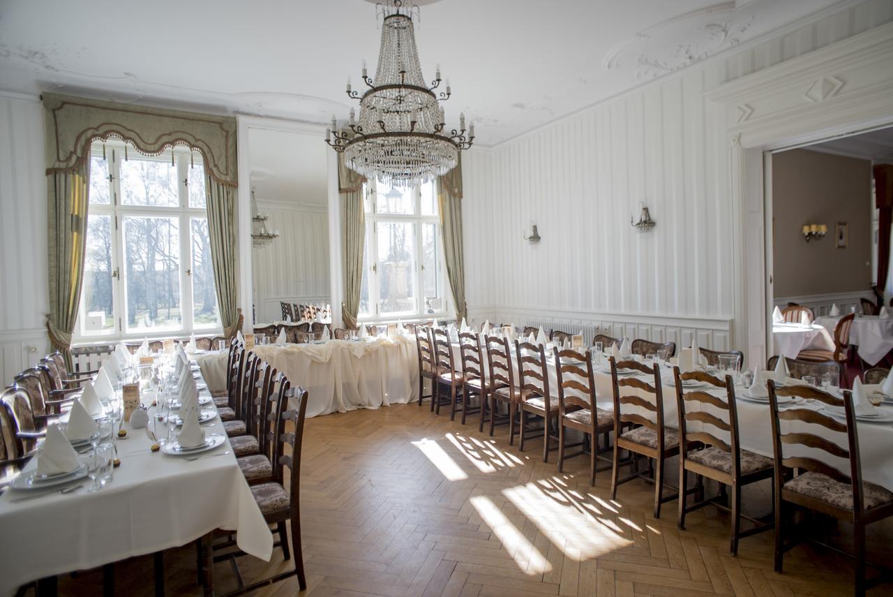 Palac Kobylniki Hotel Obrzycko Ngoại thất bức ảnh