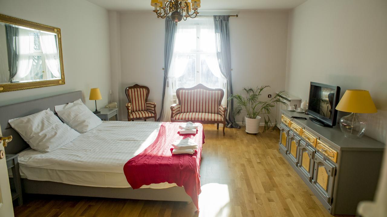 Palac Kobylniki Hotel Obrzycko Ngoại thất bức ảnh