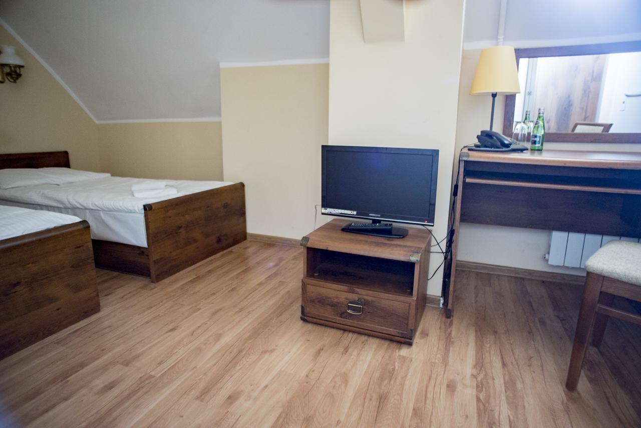 Palac Kobylniki Hotel Obrzycko Ngoại thất bức ảnh